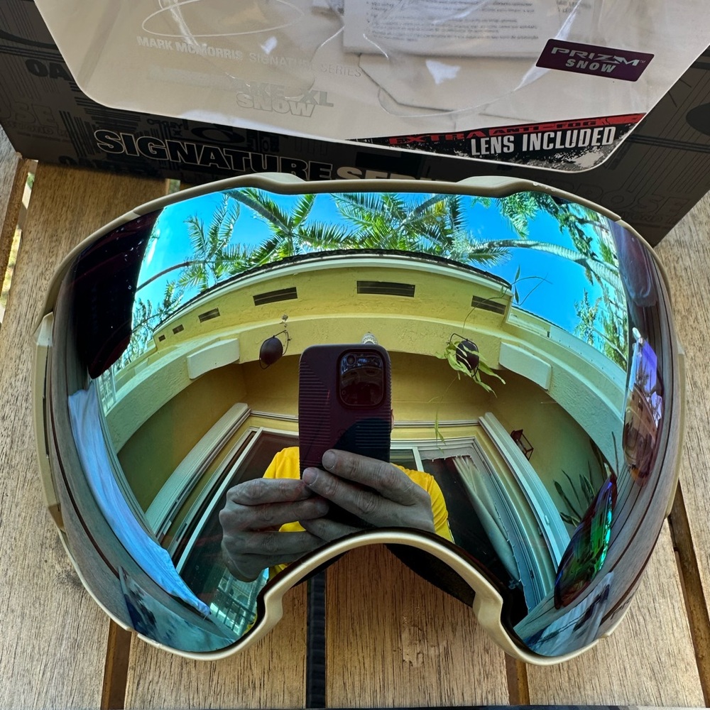 Mark McMorris Signature Oakley Airbrake XL - Picture 5 of 11